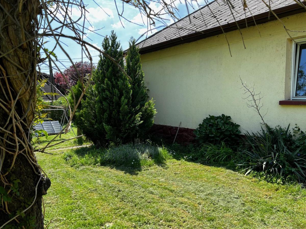 Villa Csodakertes Kishaz Balatonfuzfon Exterior foto